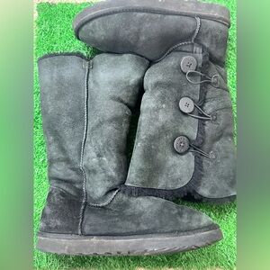 UGG Bailey Button Triplet II‎ Boot
Black  (Women's) Size 11